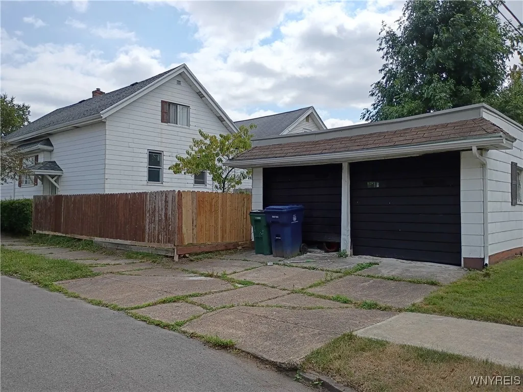 238 Englewood Avenue, Buffalo, New York 14214, Buffalo, New York 14214, 4 Bedrooms Bedrooms, 9 Rooms Rooms,1 BathroomBathrooms,Residential,For Sale,238 Englewood Avenue, Buffalo, New York 14214,B1623990