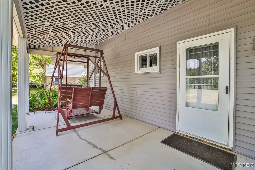 4540 West Overlook Drive, Clarence, New York 14221, Clarence, New York 14221, 4 Bedrooms Bedrooms, 7 Rooms Rooms,1 BathroomBathrooms,Residential,For Sale,4540 West Overlook Drive, Clarence, New York 14221,B1625425