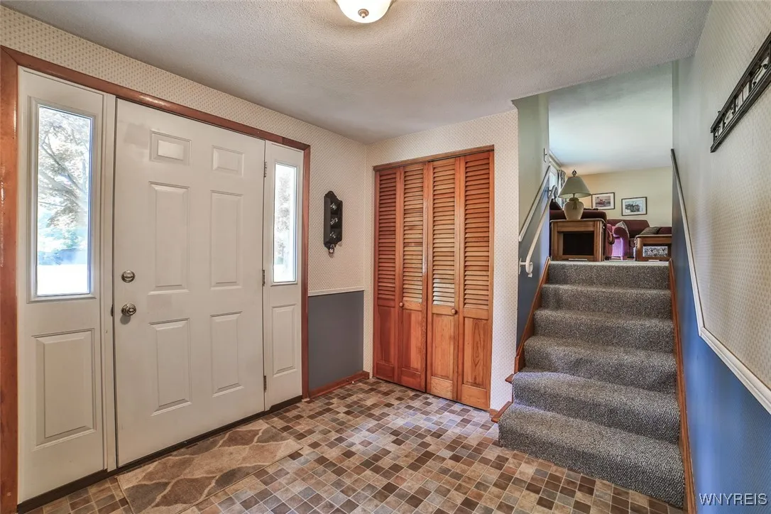 4540 West Overlook Drive, Clarence, New York 14221, Clarence, New York 14221, 4 Bedrooms Bedrooms, 7 Rooms Rooms,1 BathroomBathrooms,Residential,For Sale,4540 West Overlook Drive, Clarence, New York 14221,B1625425