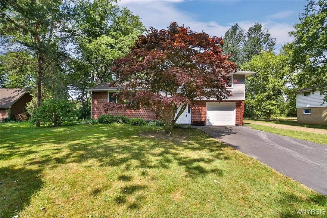 4540 West Overlook Drive, Clarence, New York 14221, Clarence, New York 14221, 4 Bedrooms Bedrooms, 7 Rooms Rooms,1 BathroomBathrooms,Residential,For Sale,4540 West Overlook Drive, Clarence, New York 14221,B1625425