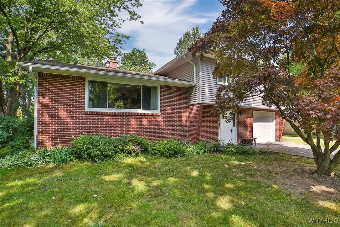 4540 West Overlook Drive, Clarence, New York 14221, Clarence, New York 14221, 4 Bedrooms Bedrooms, 7 Rooms Rooms,1 BathroomBathrooms,Residential,For Sale,4540 West Overlook Drive, Clarence, New York 14221,B1625425