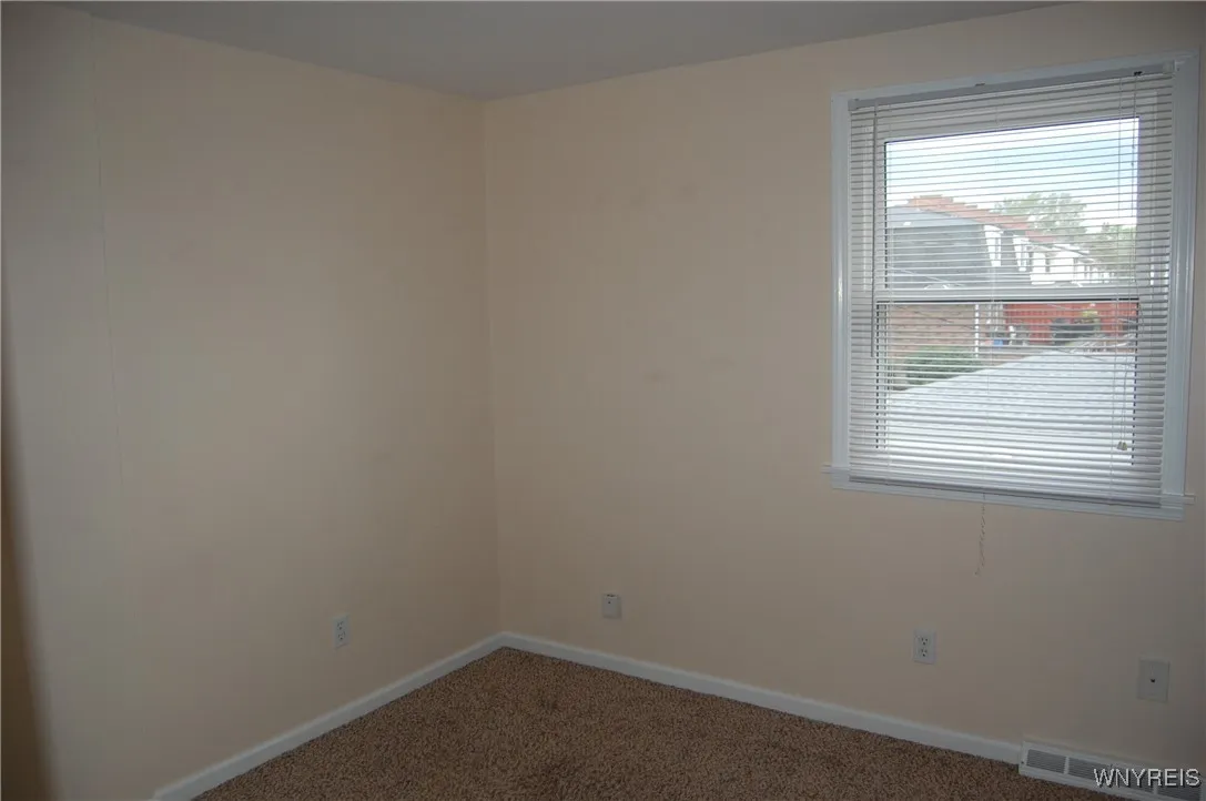 59 Saber Lane Left, Amherst, New York 14221, Amherst, New York 14221, 3 Bedrooms Bedrooms, 6 Rooms Rooms,1 BathroomBathrooms,Residential Lease,For Rent,59 Saber Lane Left, Amherst, New York 14221,B1625288
