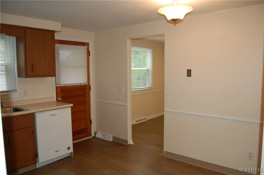 59 Saber Lane Left, Amherst, New York 14221, Amherst, New York 14221, 3 Bedrooms Bedrooms, 6 Rooms Rooms,1 BathroomBathrooms,Residential Lease,For Rent,59 Saber Lane Left, Amherst, New York 14221,B1625288