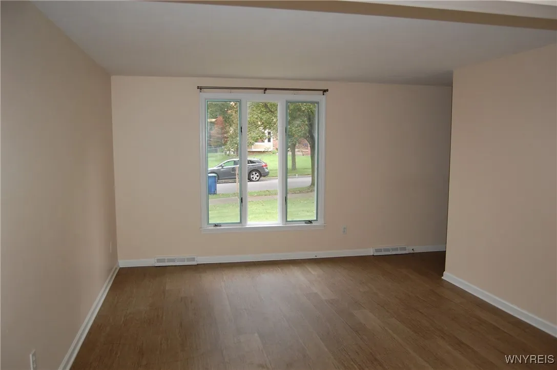 59 Saber Lane Left, Amherst, New York 14221, Amherst, New York 14221, 3 Bedrooms Bedrooms, 6 Rooms Rooms,1 BathroomBathrooms,Residential Lease,For Rent,59 Saber Lane Left, Amherst, New York 14221,B1625288