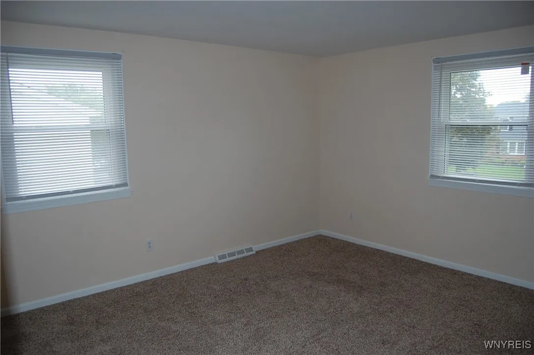 59 Saber Lane Left, Amherst, New York 14221, Amherst, New York 14221, 3 Bedrooms Bedrooms, 6 Rooms Rooms,1 BathroomBathrooms,Residential Lease,For Rent,59 Saber Lane Left, Amherst, New York 14221,B1625288