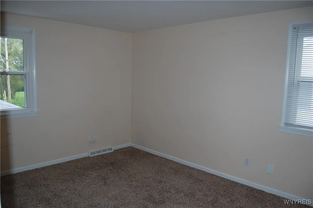 59 Saber Lane Left, Amherst, New York 14221, Amherst, New York 14221, 3 Bedrooms Bedrooms, 6 Rooms Rooms,1 BathroomBathrooms,Residential Lease,For Rent,59 Saber Lane Left, Amherst, New York 14221,B1625288