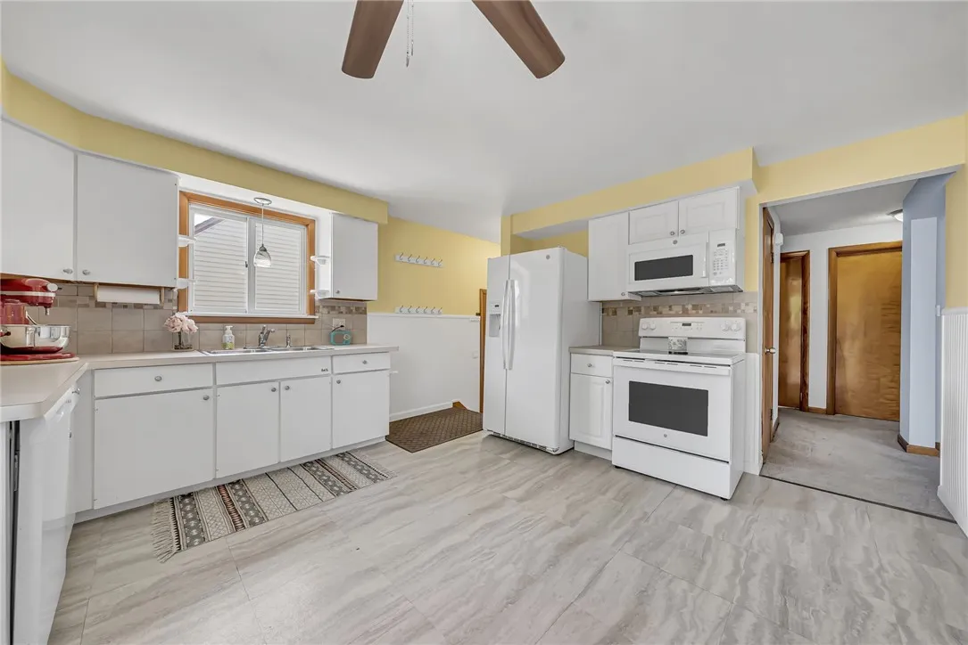 18 Cathedral Lane, Cheektowaga, New York 14225, Cheektowaga, New York 14225, 3 Bedrooms Bedrooms, 6 Rooms Rooms,1 BathroomBathrooms,Residential,Closed,18 Cathedral Lane, Cheektowaga, New York 14225,0,R1625486
