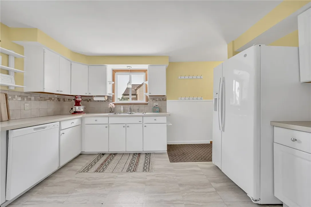 18 Cathedral Lane, Cheektowaga, New York 14225, Cheektowaga, New York 14225, 3 Bedrooms Bedrooms, 6 Rooms Rooms,1 BathroomBathrooms,Residential,Closed,18 Cathedral Lane, Cheektowaga, New York 14225,0,R1625486