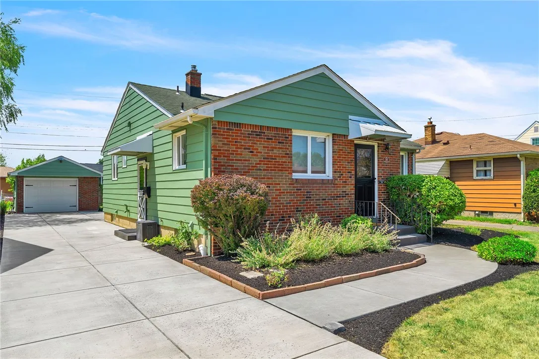 18 Cathedral Lane, Cheektowaga, New York 14225, Cheektowaga, New York 14225, 3 Bedrooms Bedrooms, 6 Rooms Rooms,1 BathroomBathrooms,Residential,Closed,18 Cathedral Lane, Cheektowaga, New York 14225,0,R1625486
