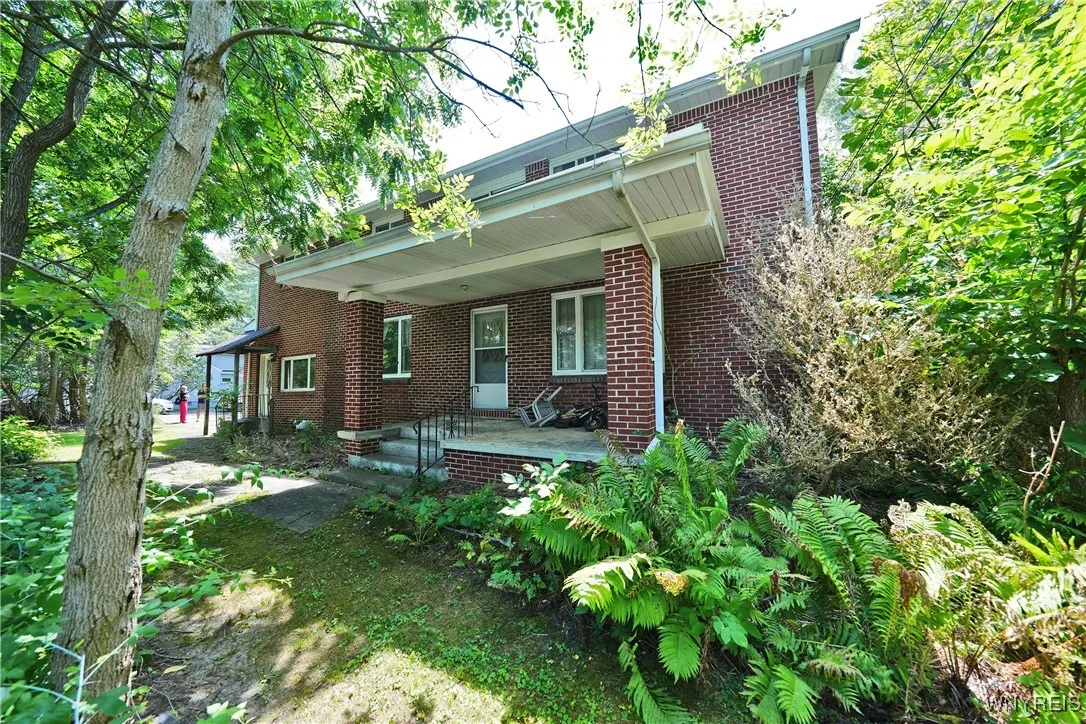 1077 Seneca Creek Road, West Seneca, New York 1422, West Seneca, New York 14224, 7 Bedrooms Bedrooms, ,3 BathroomsBathrooms,Residential,For Sale,1077 Seneca Creek Road, West Seneca, New York 1422,B1625542