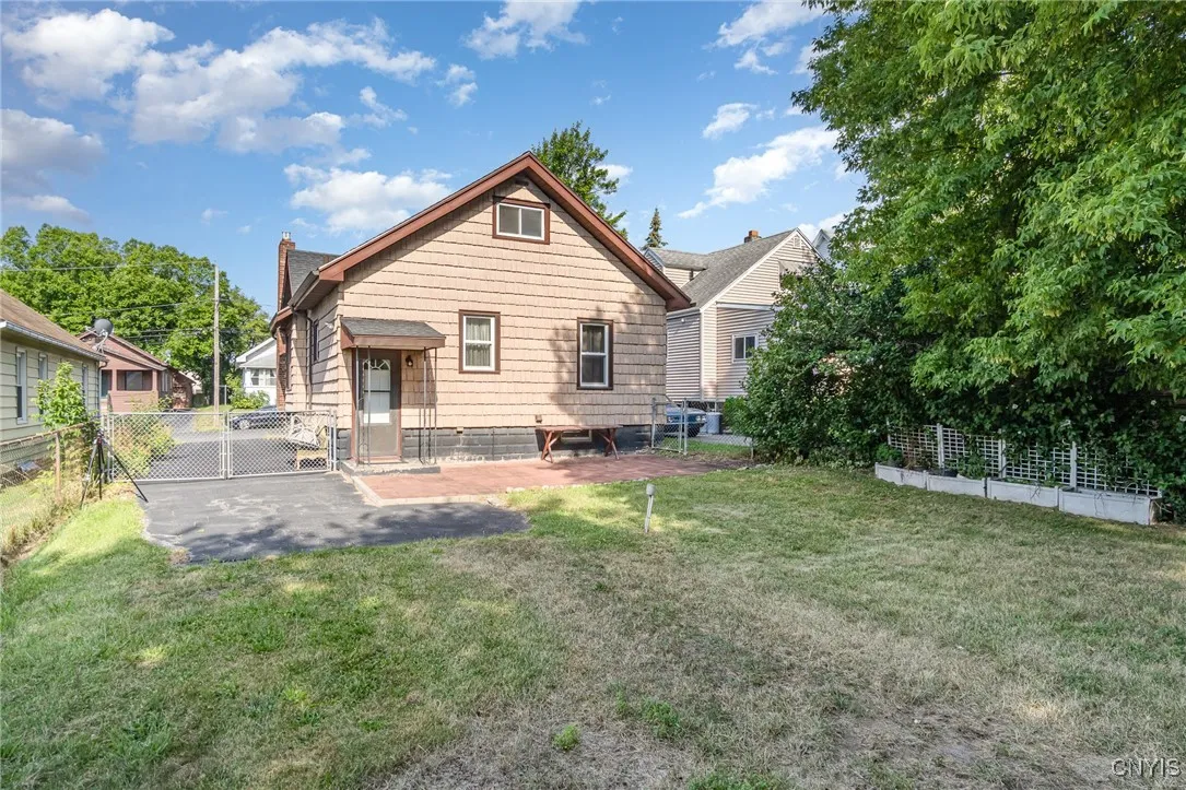 148 Darlington Road, Syracuse, New York 13208, Syracuse, New York 13208, 2 Bedrooms Bedrooms, 7 Rooms Rooms,1 BathroomBathrooms,Residential Lease,For Rent,148 Darlington Road, Syracuse, New York 13208,S1622890