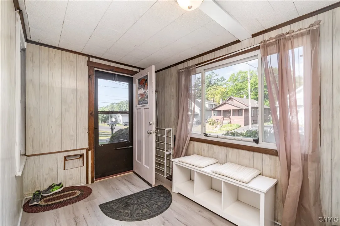 148 Darlington Road, Syracuse, New York 13208, Syracuse, New York 13208, 2 Bedrooms Bedrooms, 7 Rooms Rooms,1 BathroomBathrooms,Residential Lease,For Rent,148 Darlington Road, Syracuse, New York 13208,S1622890