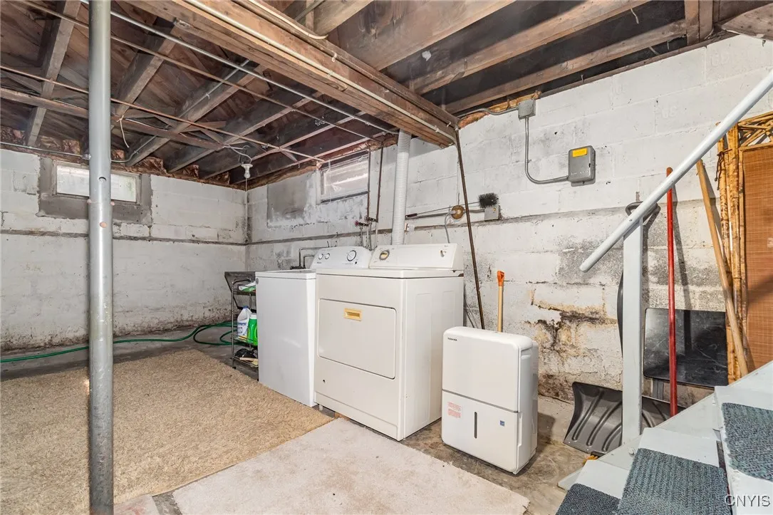 148 Darlington Road, Syracuse, New York 13208, Syracuse, New York 13208, 2 Bedrooms Bedrooms, 7 Rooms Rooms,1 BathroomBathrooms,Residential Lease,For Rent,148 Darlington Road, Syracuse, New York 13208,S1622890