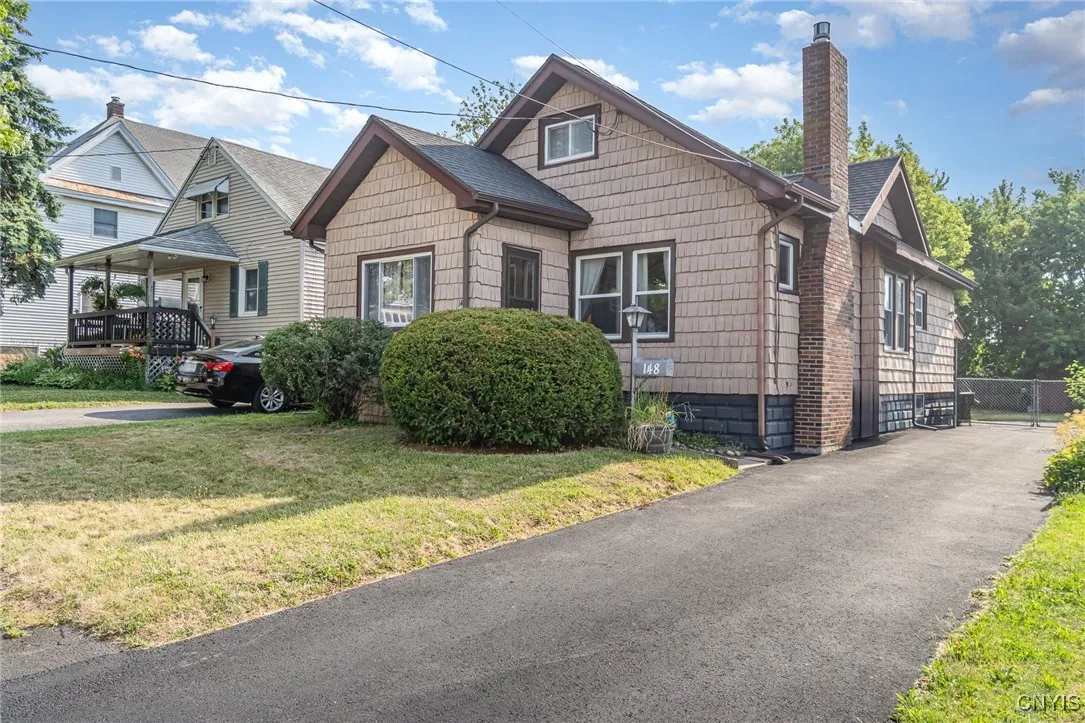 148 Darlington Road, Syracuse, New York 13208, Syracuse, New York 13208, 2 Bedrooms Bedrooms, 7 Rooms Rooms,1 BathroomBathrooms,Residential Lease,For Rent,148 Darlington Road, Syracuse, New York 13208,S1622890