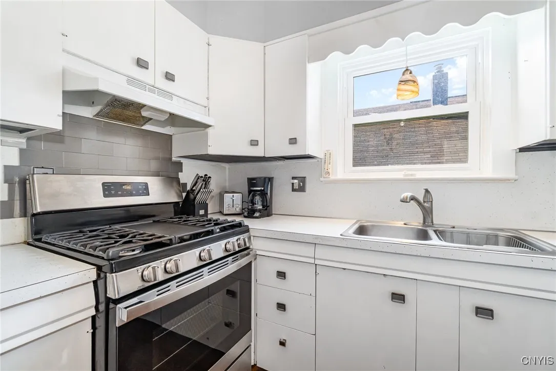 148 Darlington Road, Syracuse, New York 13208, Syracuse, New York 13208, 2 Bedrooms Bedrooms, 7 Rooms Rooms,1 BathroomBathrooms,Residential Lease,For Rent,148 Darlington Road, Syracuse, New York 13208,S1622890