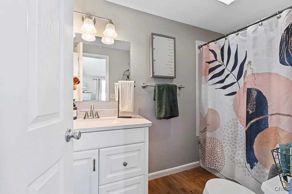 2nd Bathroom