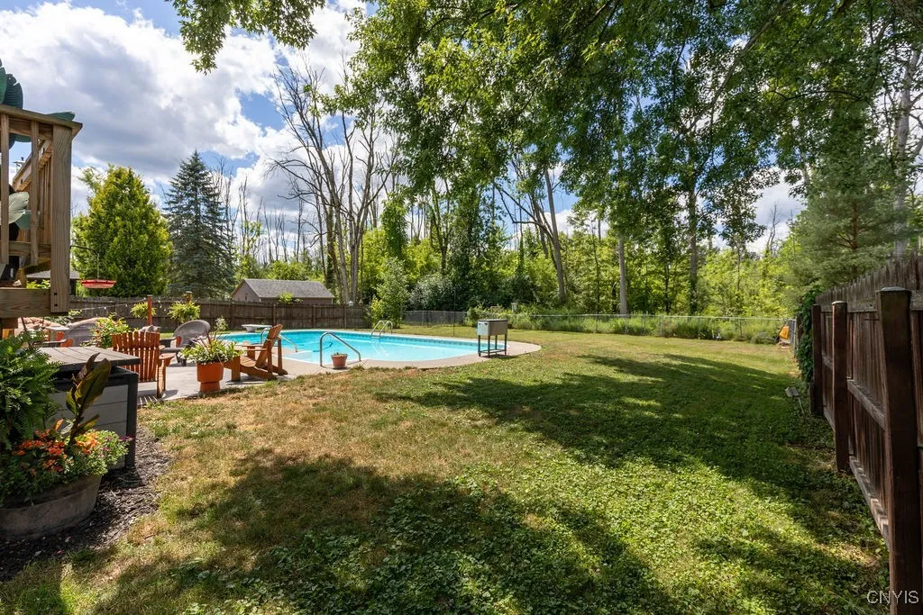 203 Pinewood Drive, Camillus, New York 13031, Camillus, New York 13031, 3 Bedrooms Bedrooms, 10 Rooms Rooms,3 BathroomsBathrooms,Residential,For Sale,203 Pinewood Drive, Camillus, New York 13031,S1623538