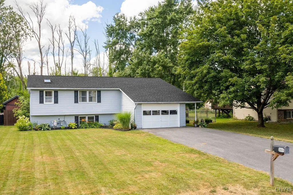 203 Pinewood Drive, Camillus, New York 13031, Camillus, New York 13031, 3 Bedrooms Bedrooms, 10 Rooms Rooms,3 BathroomsBathrooms,Residential,For Sale,203 Pinewood Drive, Camillus, New York 13031,S1623538