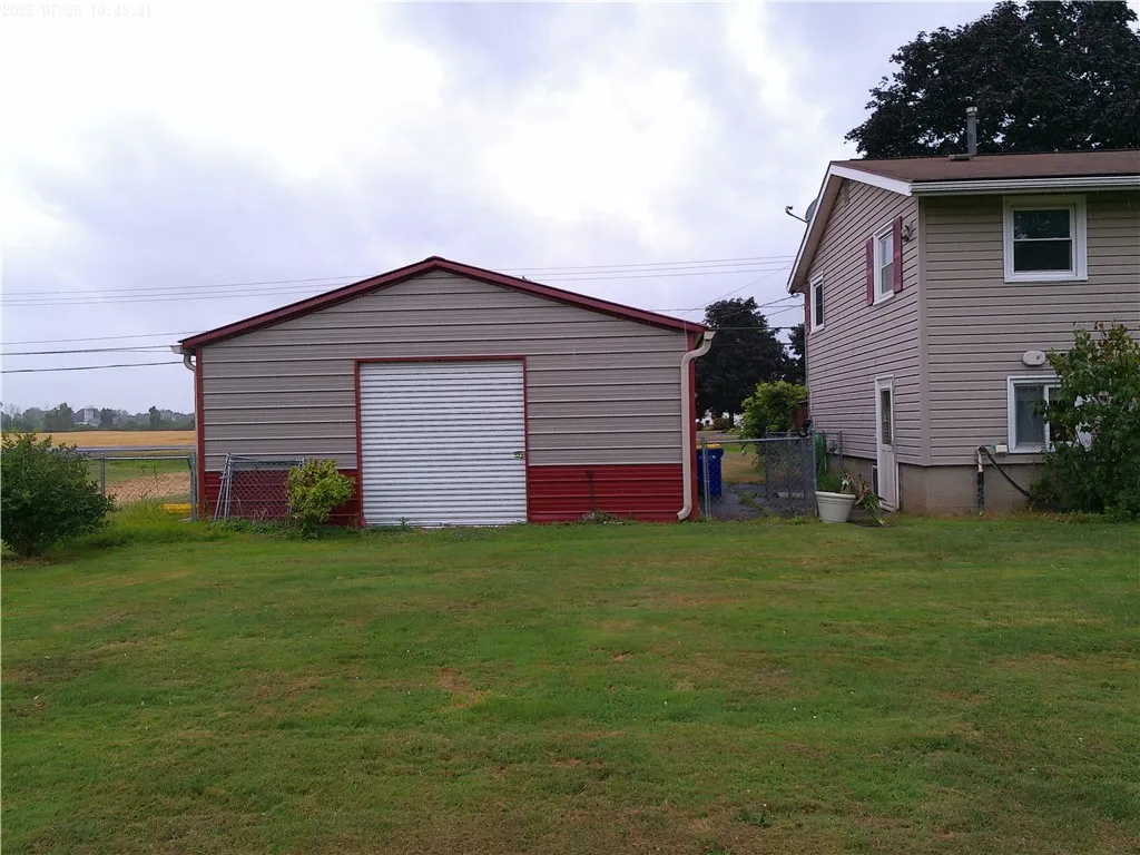 976 Lake Road West, Hamlin, New York 14464, Hamlin, New York 14464, 4 Bedrooms Bedrooms, 8 Rooms Rooms,1 BathroomBathrooms,Residential,For Sale,976 Lake Road West, Hamlin, New York 14464,R1625549