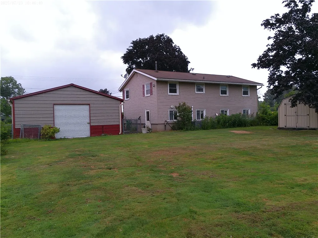976 Lake Road West, Hamlin, New York 14464, Hamlin, New York 14464, 4 Bedrooms Bedrooms, 8 Rooms Rooms,1 BathroomBathrooms,Residential,For Sale,976 Lake Road West, Hamlin, New York 14464,R1625549
