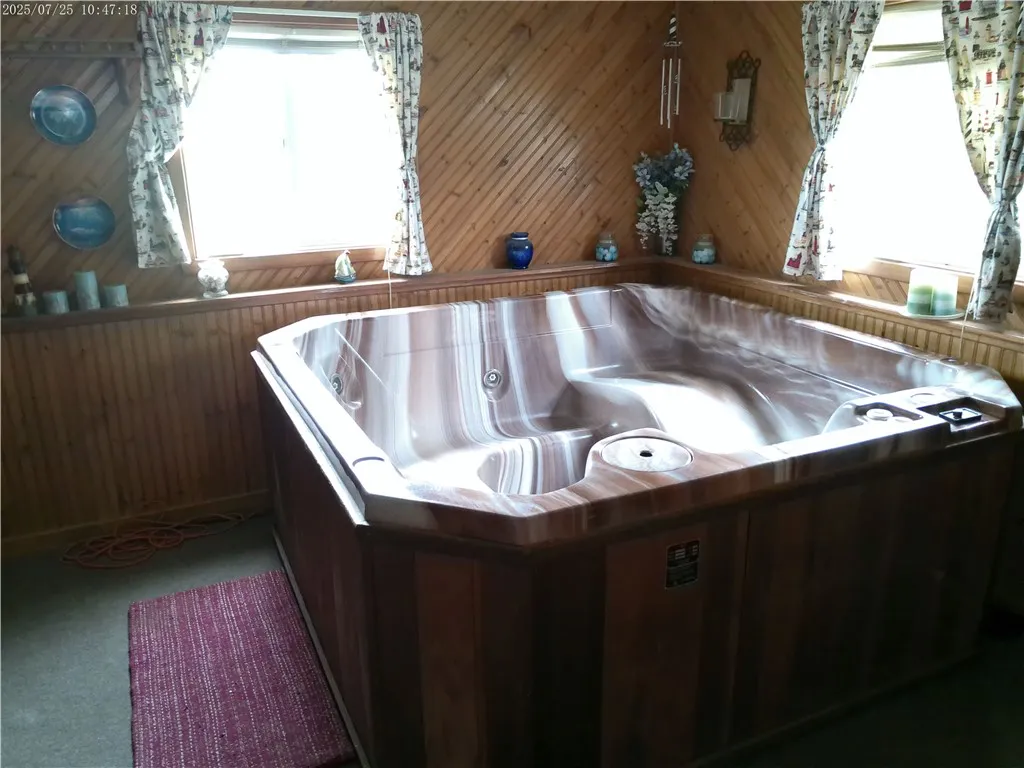976 Lake Road West, Hamlin, New York 14464, Hamlin, New York 14464, 4 Bedrooms Bedrooms, 8 Rooms Rooms,1 BathroomBathrooms,Residential,For Sale,976 Lake Road West, Hamlin, New York 14464,R1625549