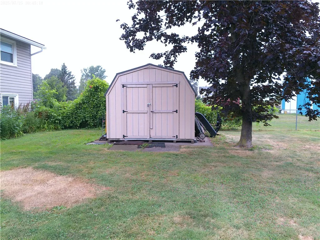 976 Lake Road West, Hamlin, New York 14464, Hamlin, New York 14464, 4 Bedrooms Bedrooms, 8 Rooms Rooms,1 BathroomBathrooms,Residential,For Sale,976 Lake Road West, Hamlin, New York 14464,R1625549
