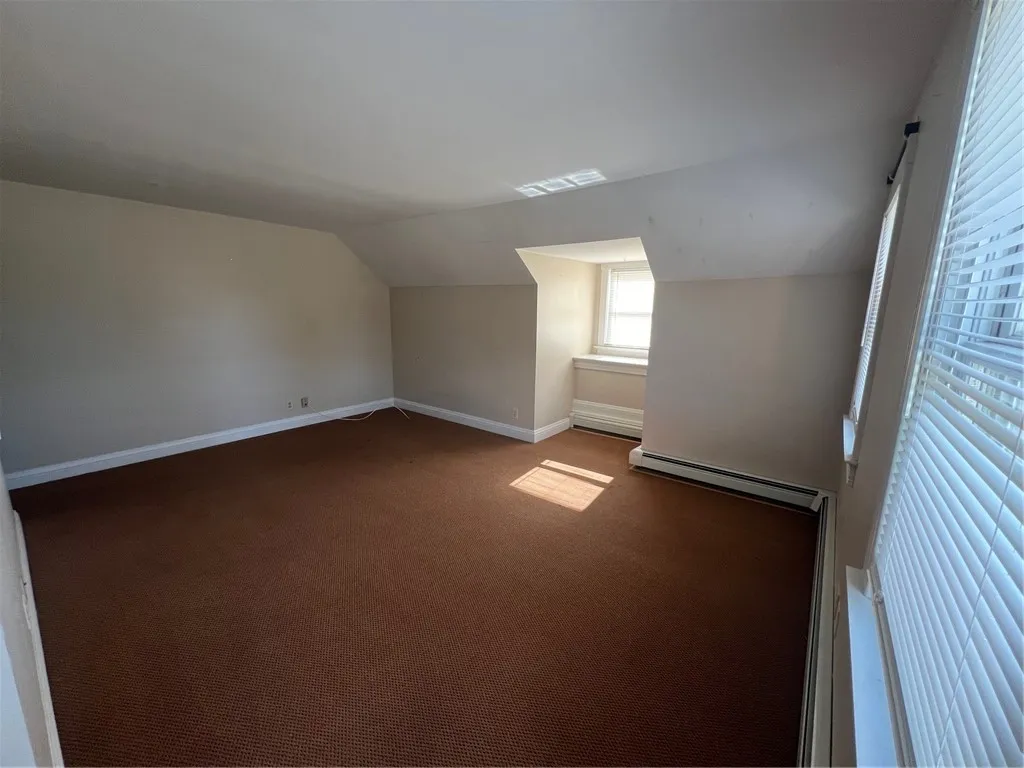 1698 Mt Hope Avenue, Rochester, New York 14620, Rochester, New York 14620, 2 Bedrooms Bedrooms, 5 Rooms Rooms,1 BathroomBathrooms,Residential Lease,For Rent,1698 Mt Hope Avenue, Rochester, New York 14620,R1625554