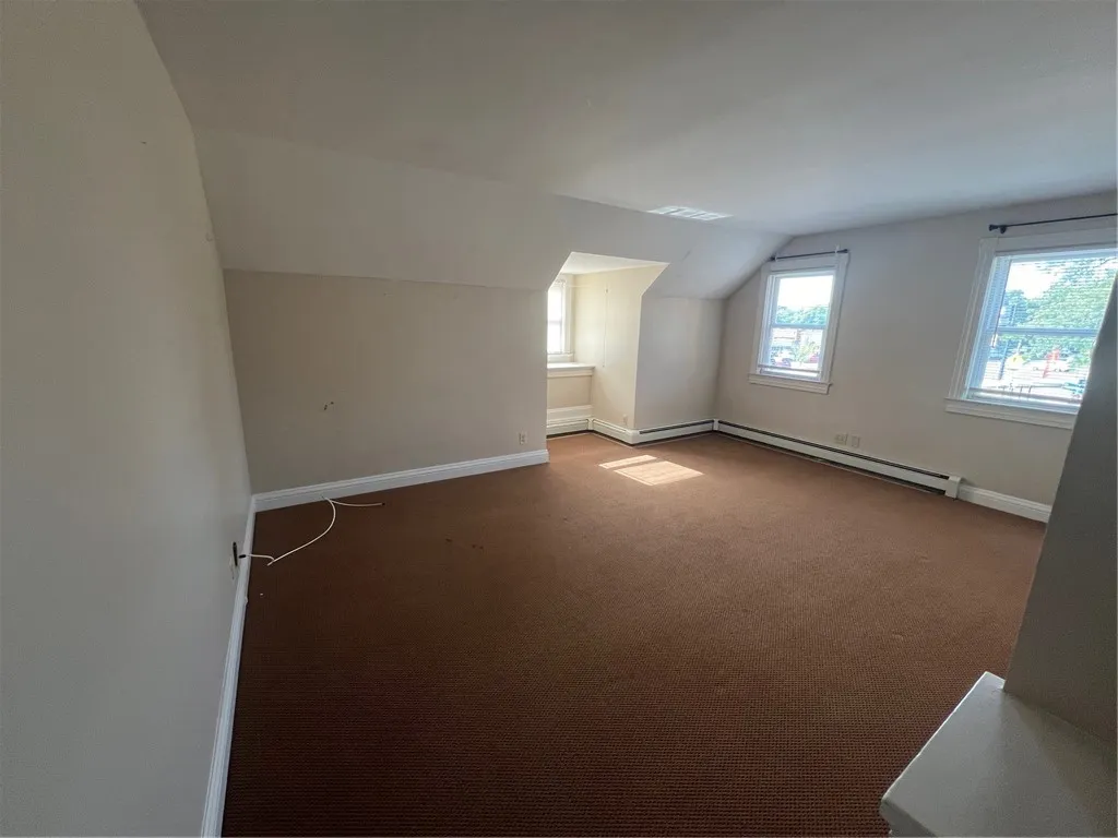 1698 Mt Hope Avenue, Rochester, New York 14620, Rochester, New York 14620, 2 Bedrooms Bedrooms, 5 Rooms Rooms,1 BathroomBathrooms,Residential Lease,For Rent,1698 Mt Hope Avenue, Rochester, New York 14620,R1625554