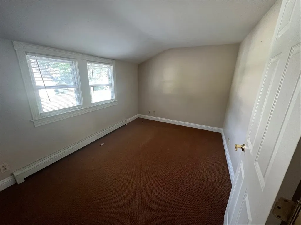 1698 Mt Hope Avenue, Rochester, New York 14620, Rochester, New York 14620, 2 Bedrooms Bedrooms, 5 Rooms Rooms,1 BathroomBathrooms,Residential Lease,For Rent,1698 Mt Hope Avenue, Rochester, New York 14620,R1625554