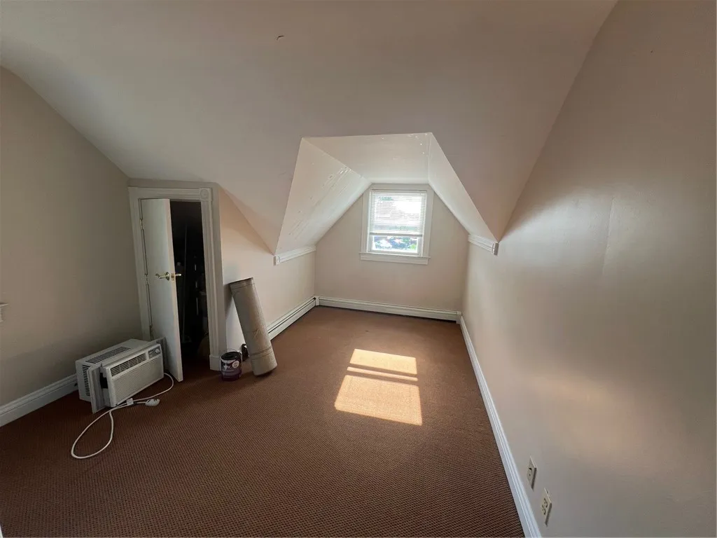 1698 Mt Hope Avenue, Rochester, New York 14620, Rochester, New York 14620, 2 Bedrooms Bedrooms, 5 Rooms Rooms,1 BathroomBathrooms,Residential Lease,For Rent,1698 Mt Hope Avenue, Rochester, New York 14620,R1625554