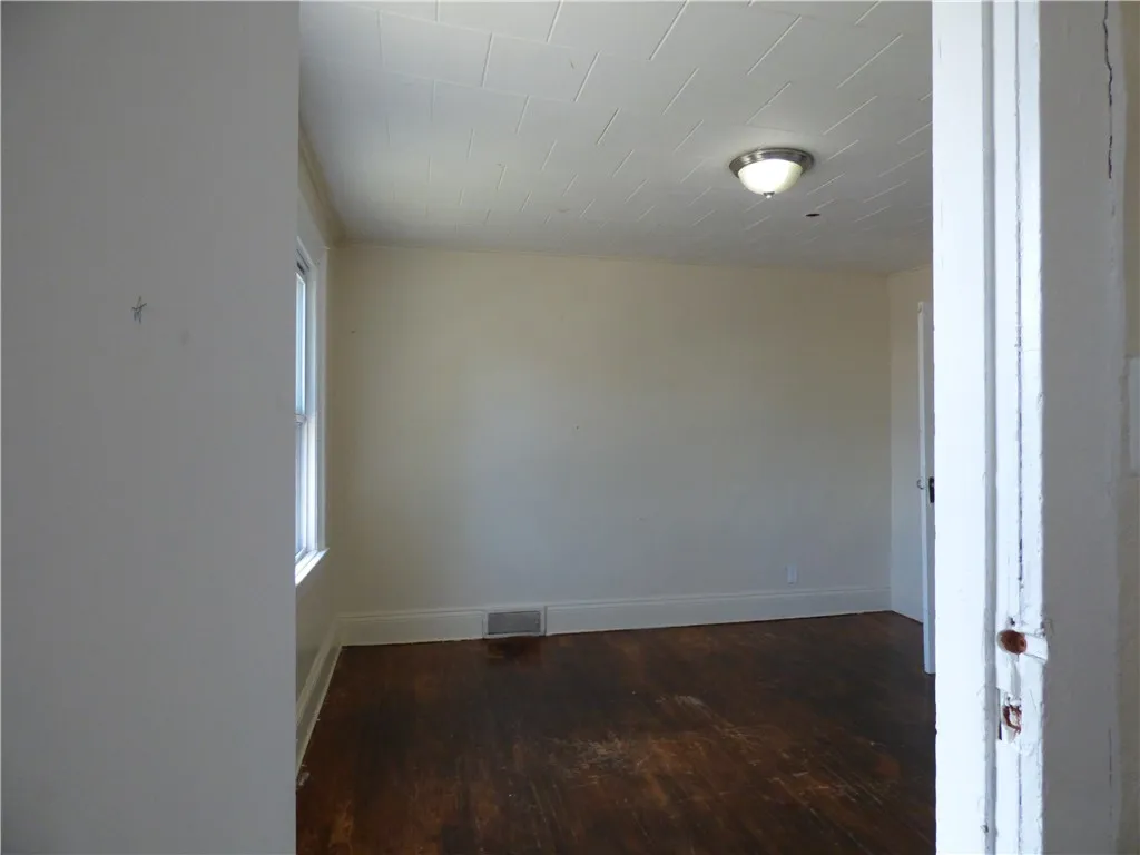 331 Sherman Street, Rochester, New York 14606, Rochester, New York 14606, 4 Bedrooms Bedrooms, 8 Rooms Rooms,2 BathroomsBathrooms,Residential,For Sale,331 Sherman Street, Rochester, New York 14606,R1624916