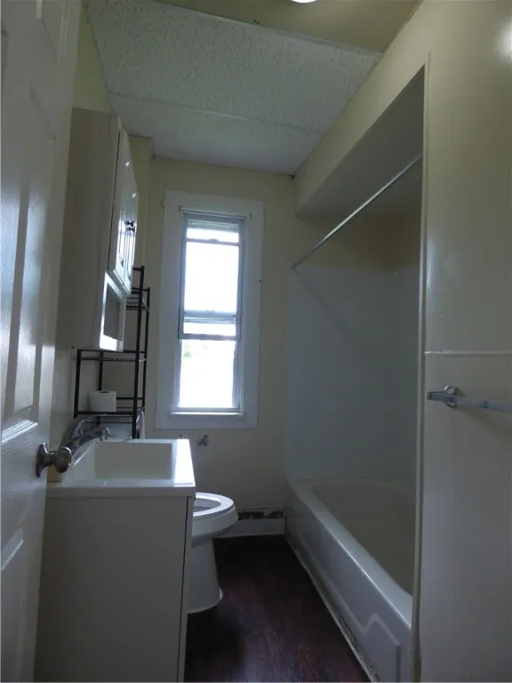 331 Sherman Street, Rochester, New York 14606, Rochester, New York 14606, 4 Bedrooms Bedrooms, 8 Rooms Rooms,2 BathroomsBathrooms,Residential,For Sale,331 Sherman Street, Rochester, New York 14606,R1624916
