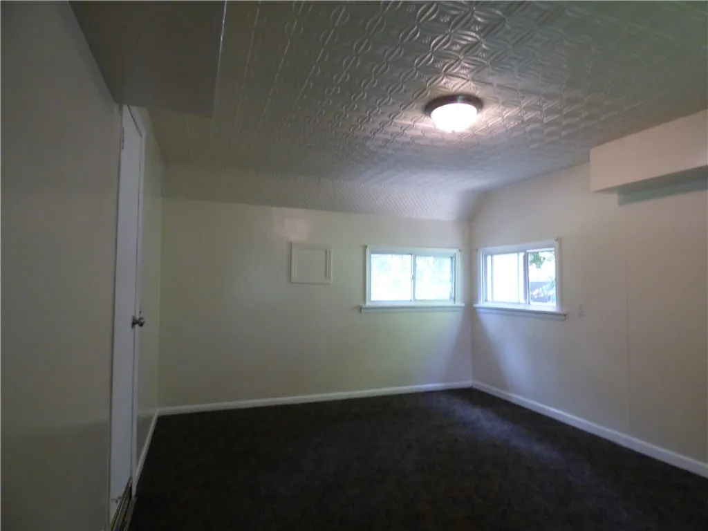 331 Sherman Street, Rochester, New York 14606, Rochester, New York 14606, 4 Bedrooms Bedrooms, 8 Rooms Rooms,2 BathroomsBathrooms,Residential,For Sale,331 Sherman Street, Rochester, New York 14606,R1624916