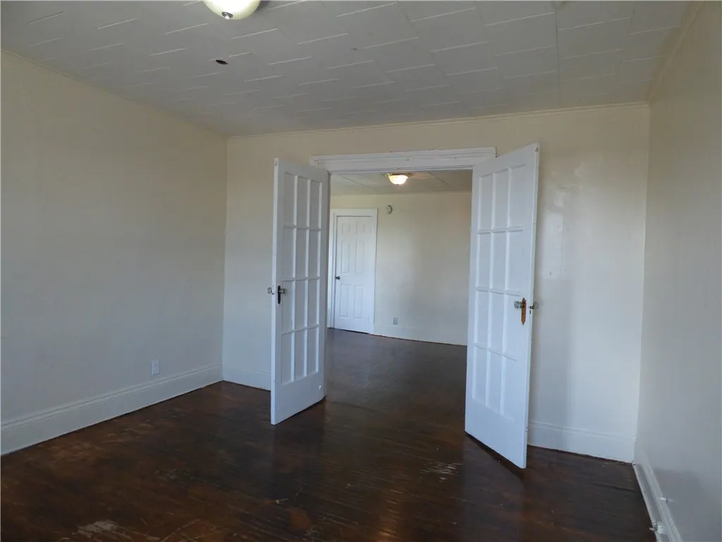 331 Sherman Street, Rochester, New York 14606, Rochester, New York 14606, 4 Bedrooms Bedrooms, 8 Rooms Rooms,2 BathroomsBathrooms,Residential,For Sale,331 Sherman Street, Rochester, New York 14606,R1624916