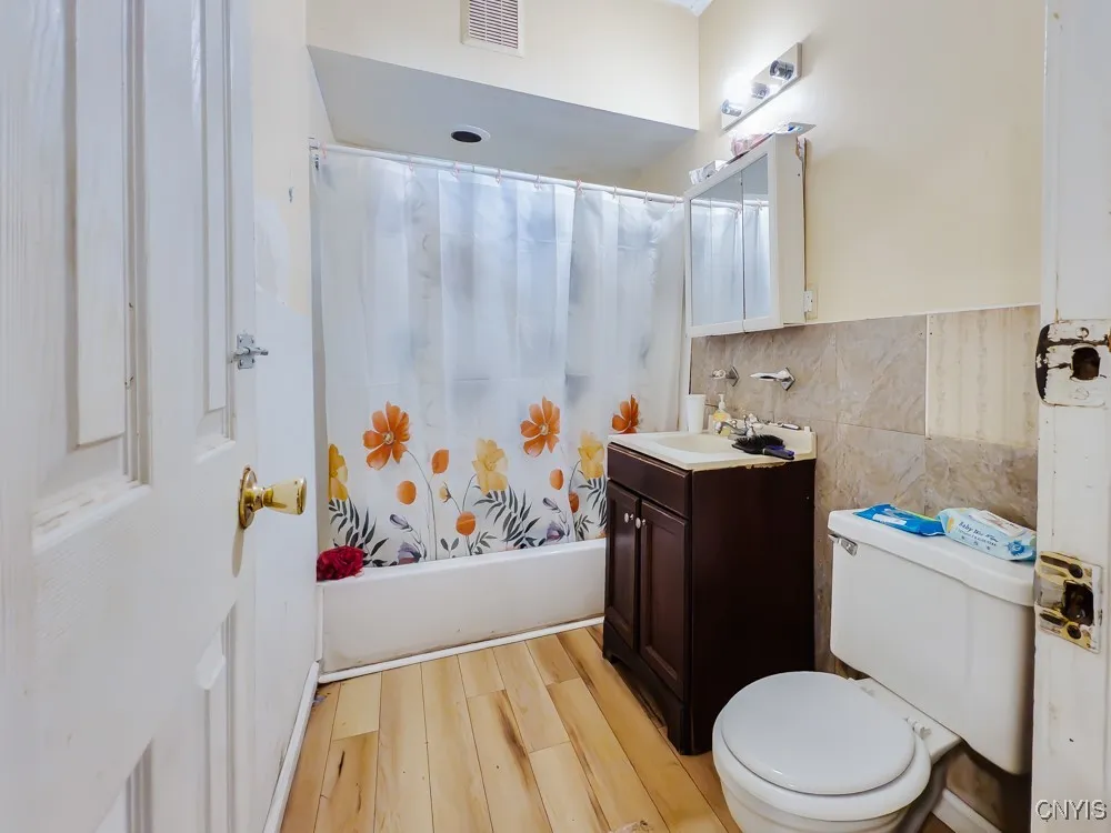 106 Culbert Street, Syracuse, New York 13208, Syracuse, New York 13208, 12 Bedrooms Bedrooms, ,4 BathroomsBathrooms,Residential,For Sale,106 Culbert Street, Syracuse, New York 13208,S1625472