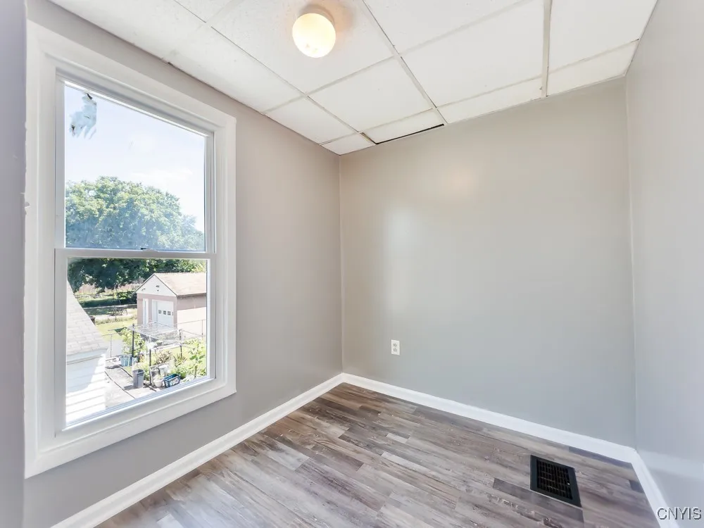 106 Culbert Street, Syracuse, New York 13208, Syracuse, New York 13208, 12 Bedrooms Bedrooms, ,4 BathroomsBathrooms,Residential,For Sale,106 Culbert Street, Syracuse, New York 13208,S1625472