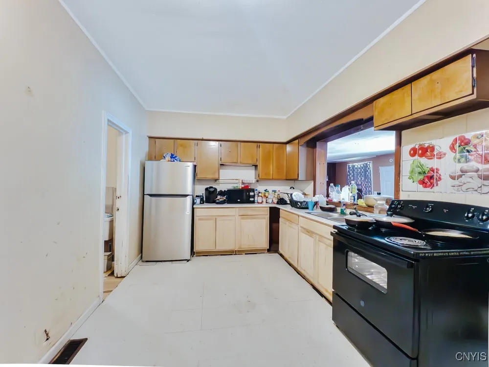 106 Culbert Street, Syracuse, New York 13208, Syracuse, New York 13208, 12 Bedrooms Bedrooms, ,4 BathroomsBathrooms,Residential,For Sale,106 Culbert Street, Syracuse, New York 13208,S1625472