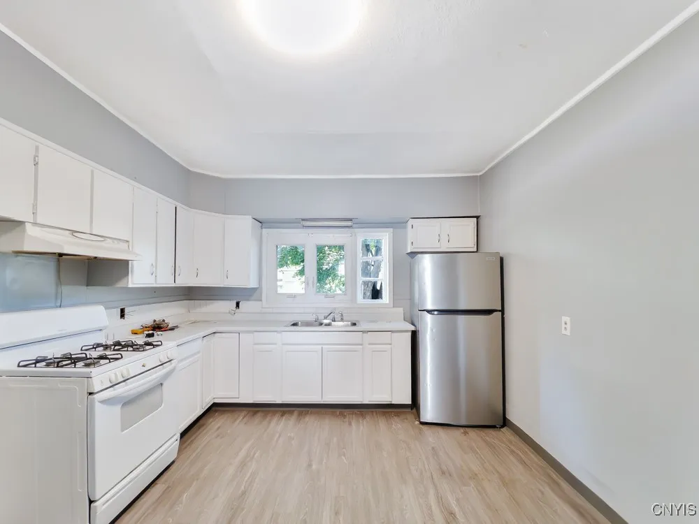 106 Culbert Street, Syracuse, New York 13208, Syracuse, New York 13208, 12 Bedrooms Bedrooms, ,4 BathroomsBathrooms,Residential,For Sale,106 Culbert Street, Syracuse, New York 13208,S1625472
