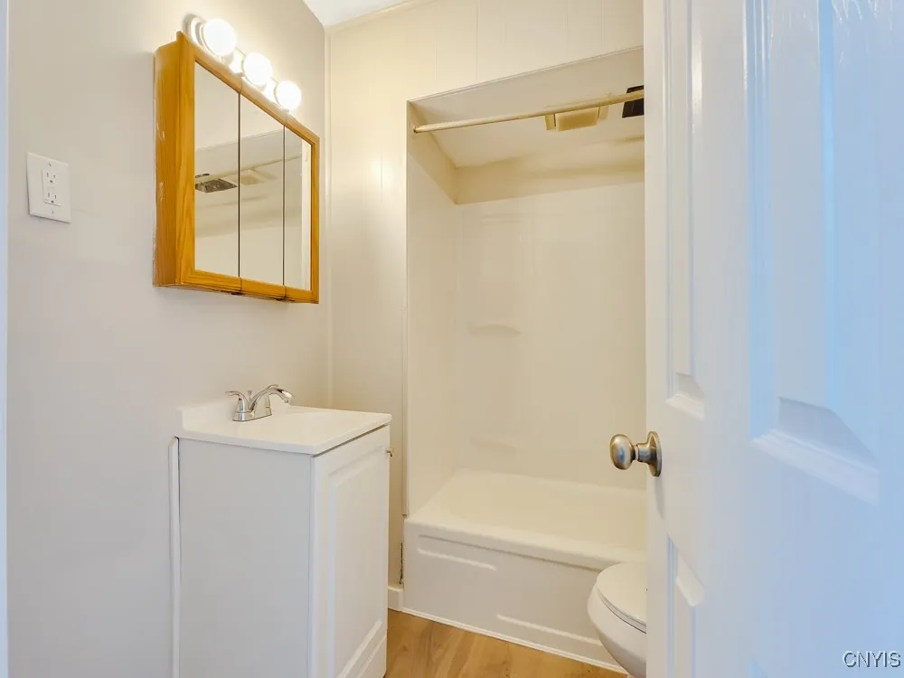 106 Culbert Street, Syracuse, New York 13208, Syracuse, New York 13208, 12 Bedrooms Bedrooms, ,4 BathroomsBathrooms,Residential,For Sale,106 Culbert Street, Syracuse, New York 13208,S1625472