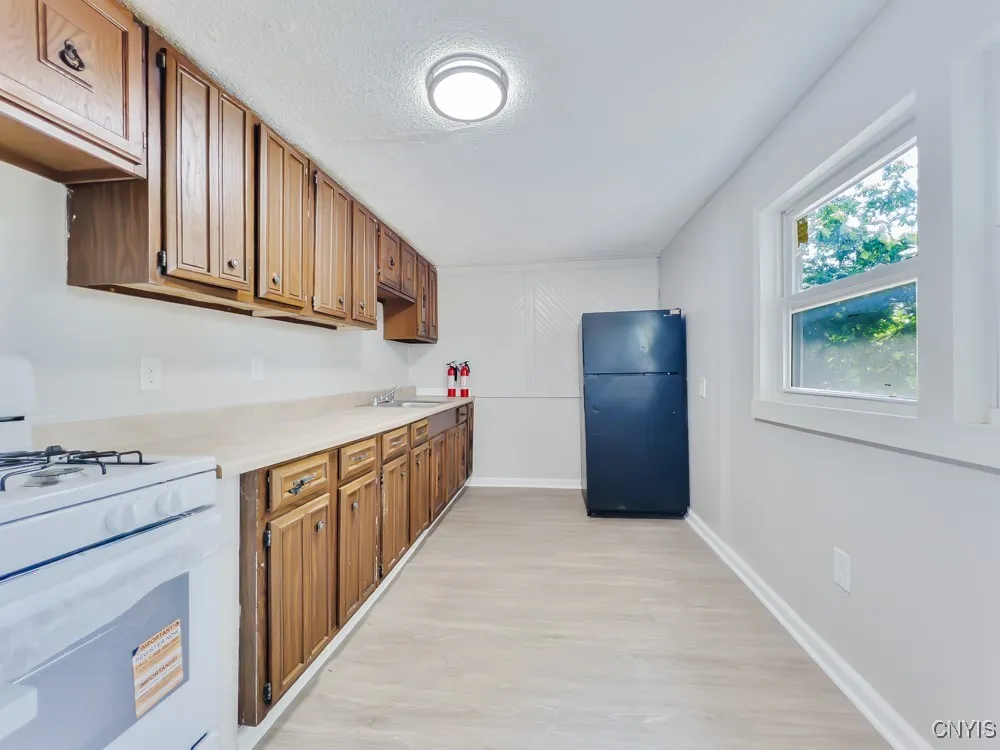 106 Culbert Street, Syracuse, New York 13208, Syracuse, New York 13208, 12 Bedrooms Bedrooms, ,4 BathroomsBathrooms,Residential,For Sale,106 Culbert Street, Syracuse, New York 13208,S1625472