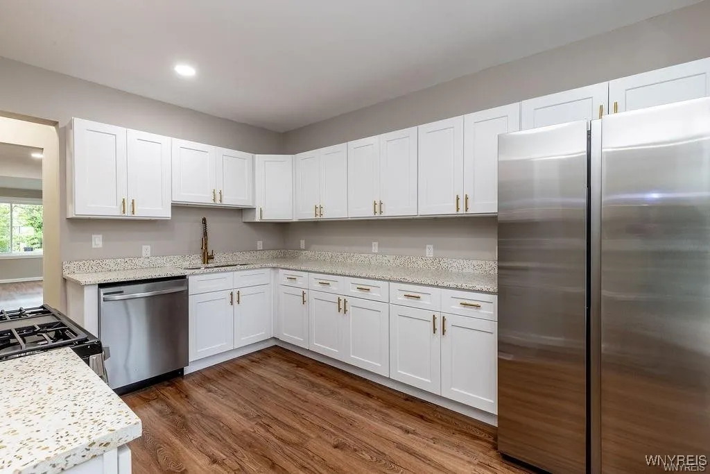 52 Hawthorne Avenue, Tonawanda, New York 14223, Tonawanda, New York 14223, 3 Bedrooms Bedrooms, 6 Rooms Rooms,2 BathroomsBathrooms,Residential Lease,For Rent,52 Hawthorne Avenue, Tonawanda, New York 14223,B1625526