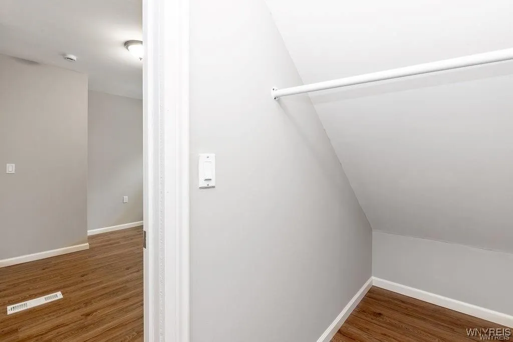 52 Hawthorne Avenue, Tonawanda, New York 14223, Tonawanda, New York 14223, 3 Bedrooms Bedrooms, 6 Rooms Rooms,2 BathroomsBathrooms,Residential Lease,For Rent,52 Hawthorne Avenue, Tonawanda, New York 14223,B1625526