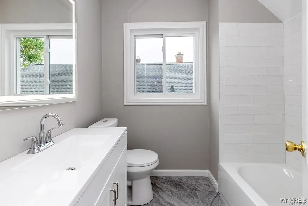 52 Hawthorne Avenue, Tonawanda, New York 14223, Tonawanda, New York 14223, 3 Bedrooms Bedrooms, 6 Rooms Rooms,2 BathroomsBathrooms,Residential Lease,For Rent,52 Hawthorne Avenue, Tonawanda, New York 14223,B1625526
