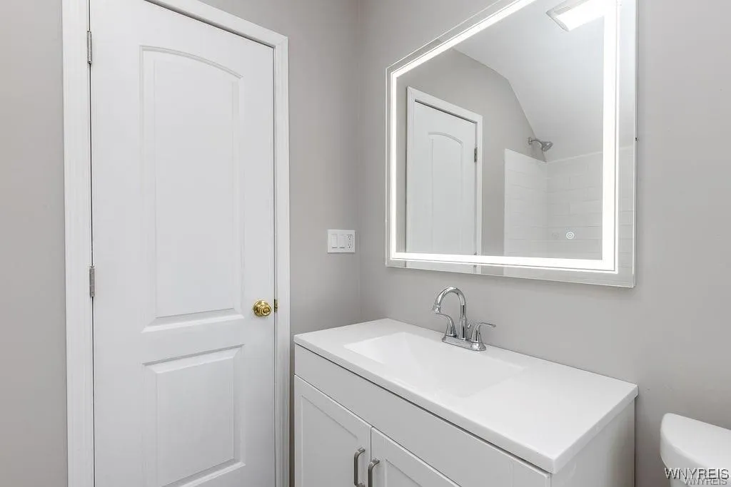 52 Hawthorne Avenue, Tonawanda, New York 14223, Tonawanda, New York 14223, 3 Bedrooms Bedrooms, 6 Rooms Rooms,2 BathroomsBathrooms,Residential Lease,For Rent,52 Hawthorne Avenue, Tonawanda, New York 14223,B1625526