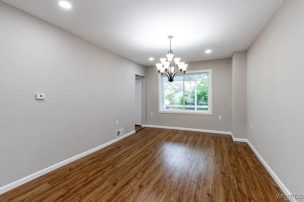 52 Hawthorne Avenue, Tonawanda, New York 14223, Tonawanda, New York 14223, 3 Bedrooms Bedrooms, 6 Rooms Rooms,2 BathroomsBathrooms,Residential Lease,For Rent,52 Hawthorne Avenue, Tonawanda, New York 14223,B1625526