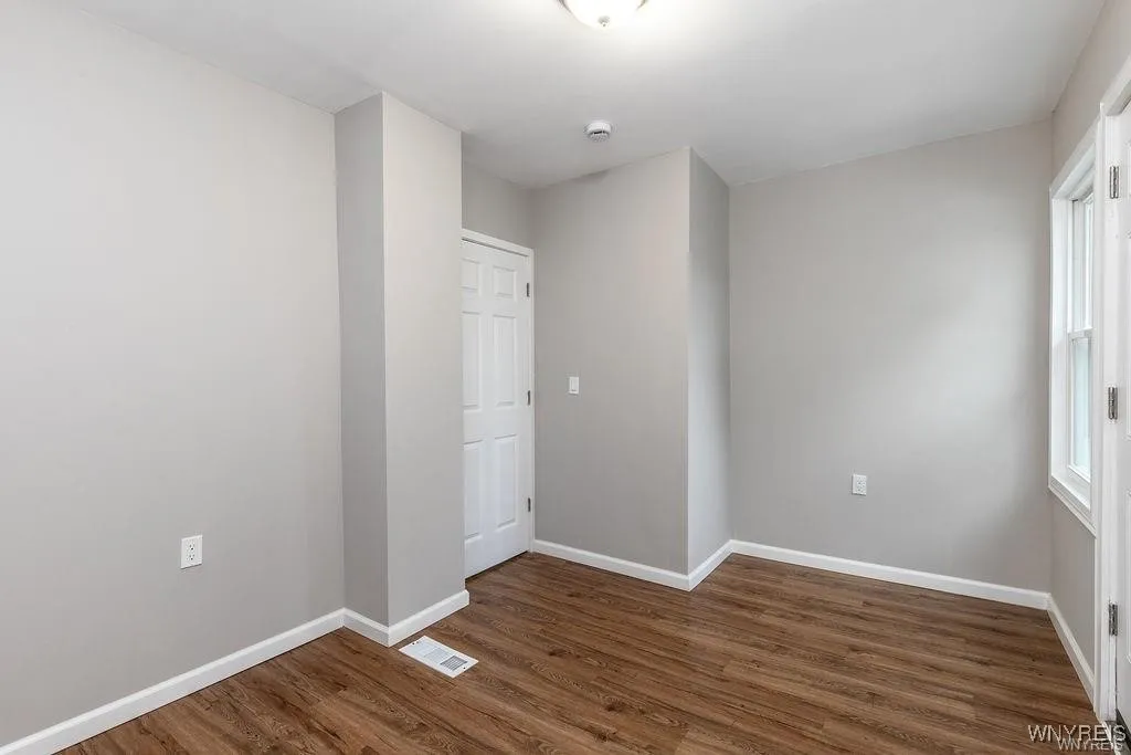 52 Hawthorne Avenue, Tonawanda, New York 14223, Tonawanda, New York 14223, 3 Bedrooms Bedrooms, 6 Rooms Rooms,2 BathroomsBathrooms,Residential Lease,For Rent,52 Hawthorne Avenue, Tonawanda, New York 14223,B1625526