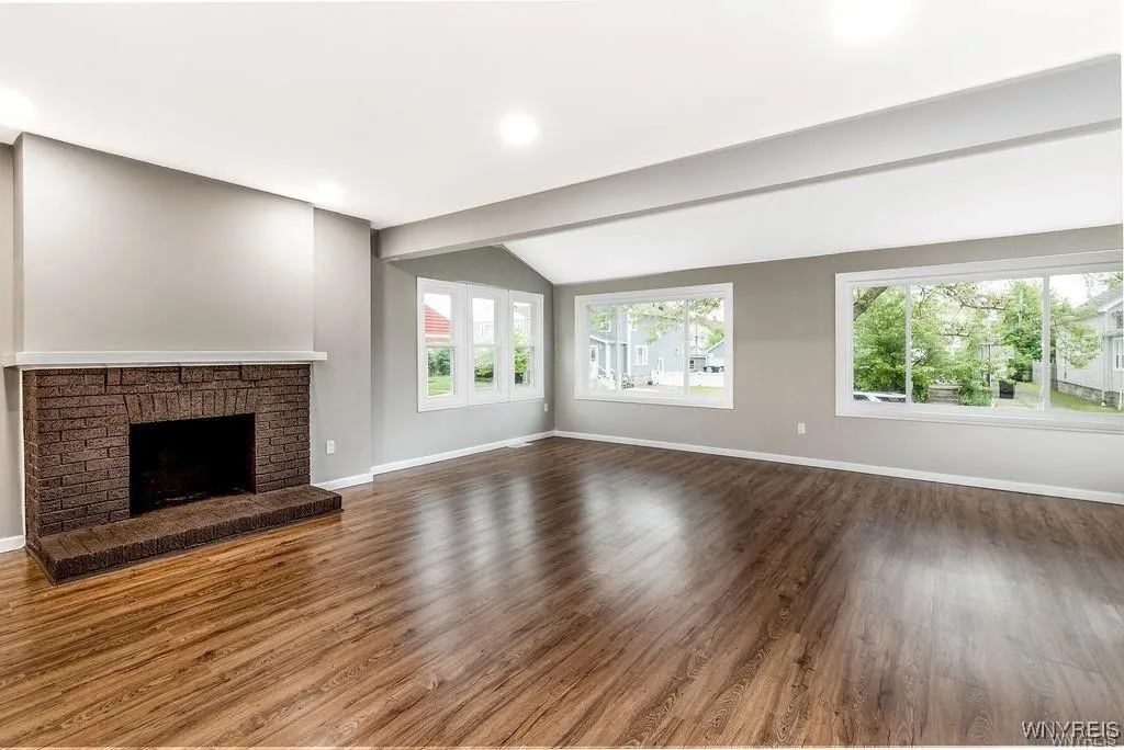 52 Hawthorne Avenue, Tonawanda, New York 14223, Tonawanda, New York 14223, 3 Bedrooms Bedrooms, 6 Rooms Rooms,2 BathroomsBathrooms,Residential Lease,For Rent,52 Hawthorne Avenue, Tonawanda, New York 14223,B1625526