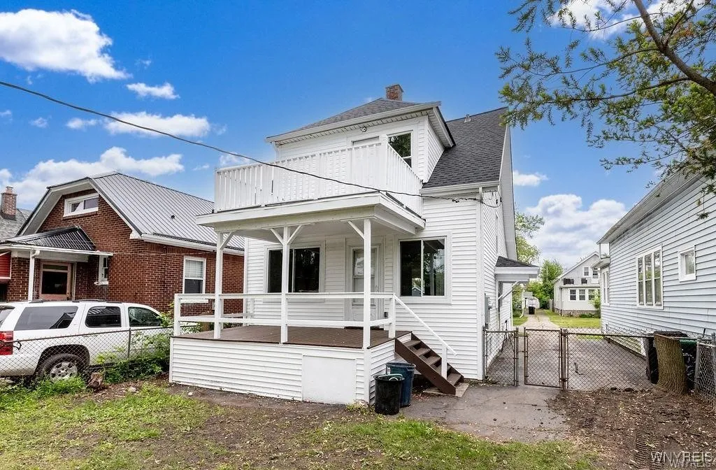 52 Hawthorne Avenue, Tonawanda, New York 14223, Tonawanda, New York 14223, 3 Bedrooms Bedrooms, 6 Rooms Rooms,2 BathroomsBathrooms,Residential Lease,For Rent,52 Hawthorne Avenue, Tonawanda, New York 14223,B1625526