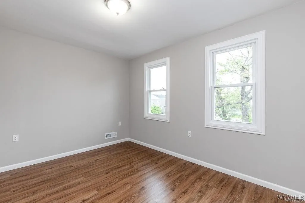 52 Hawthorne Avenue, Tonawanda, New York 14223, Tonawanda, New York 14223, 3 Bedrooms Bedrooms, 6 Rooms Rooms,2 BathroomsBathrooms,Residential Lease,For Rent,52 Hawthorne Avenue, Tonawanda, New York 14223,B1625526