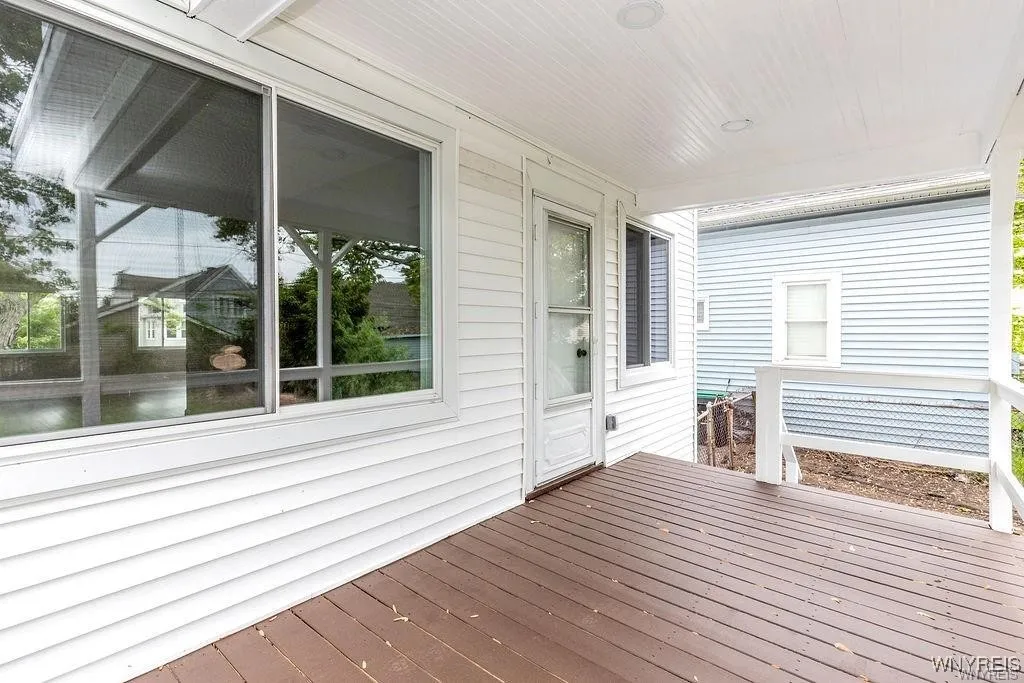52 Hawthorne Avenue, Tonawanda, New York 14223, Tonawanda, New York 14223, 3 Bedrooms Bedrooms, 6 Rooms Rooms,2 BathroomsBathrooms,Residential Lease,For Rent,52 Hawthorne Avenue, Tonawanda, New York 14223,B1625526